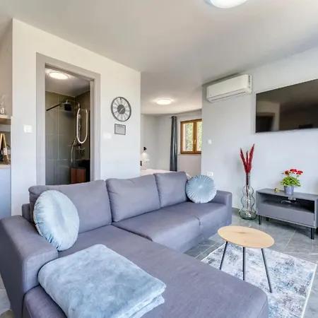 Apartman Perla - With Sea View