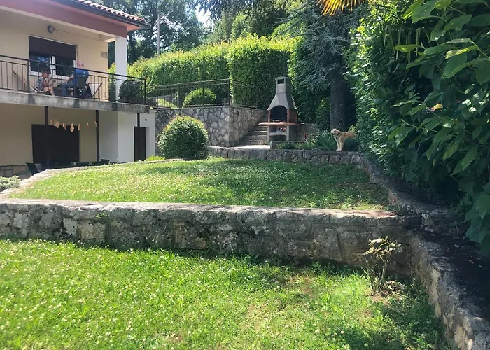 Perla - With Sea View Apartment