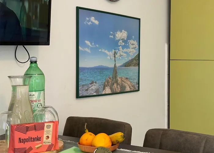 Perla - With Sea View Apartment