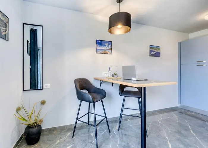 Apartment Perla - With Sea View *