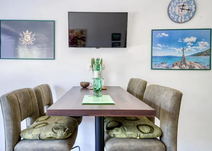 Apartment Perla - With Sea View