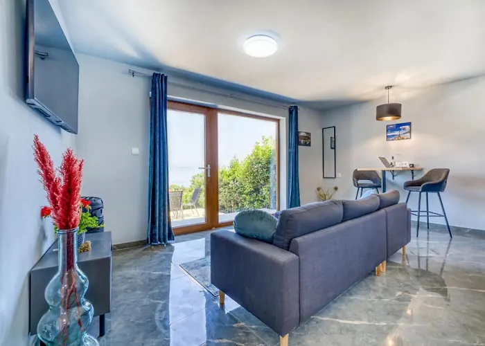 Perla - With Sea View