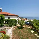Apartament Perla - With Sea View