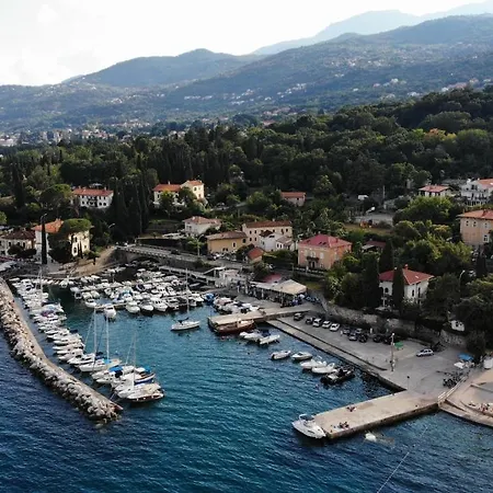 Perla - With Sea View Apartman Opatija