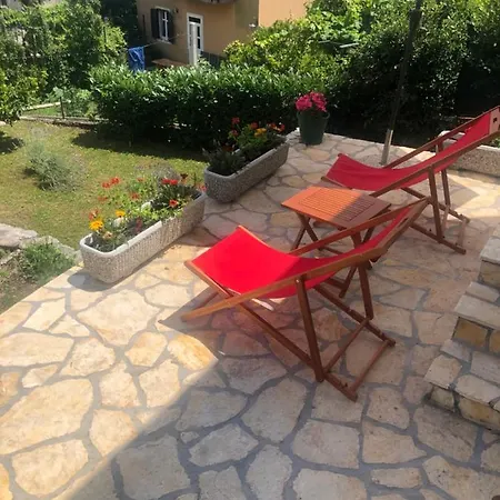 Perla - With Sea View Apartman