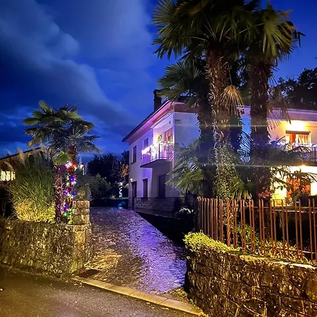 Perla - With Sea View Apartman