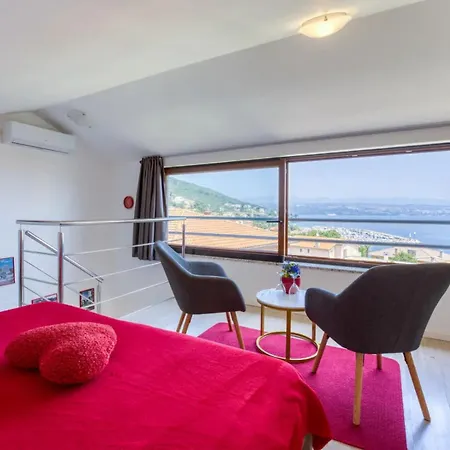 Perla - With Sea View Апартаменты