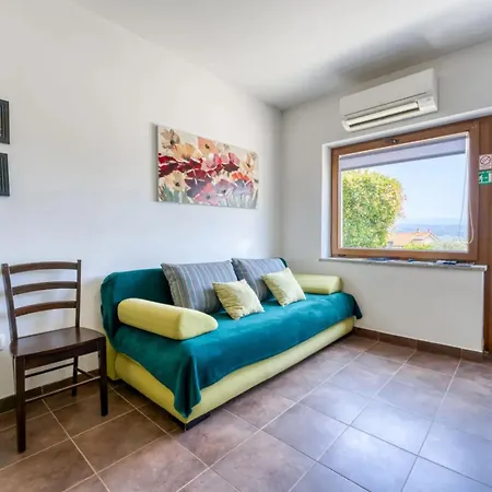 Perla - With Sea View Апартаменты