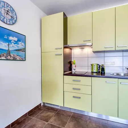 Perla - With Sea View Apartment *