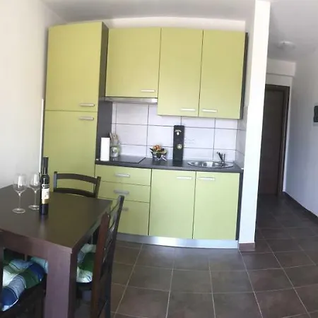 Perla - With Sea View Apartman *