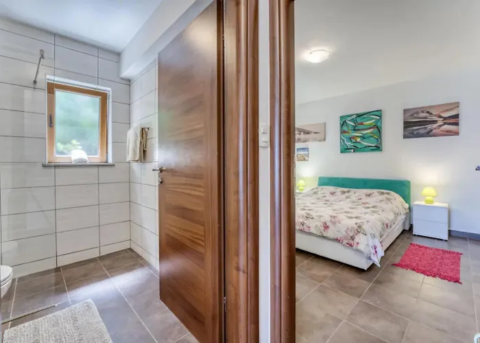 Perla - With Sea View